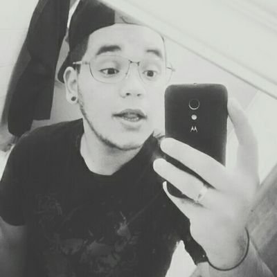 24, e é isso :)
insta:andy0kill  Skype: Keji0kill   Dudaaaa♥♥♥