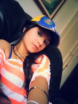 16. Orgullosa de ser venezolana. Amo a mi vinotinto y al real madrid. Ig lauramartinezct