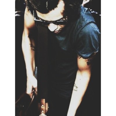 could you follow @harrysfuckin please? she gave you the free follow !