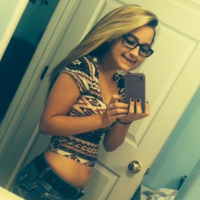 presleyleanne_'s profile picture. S M I L E