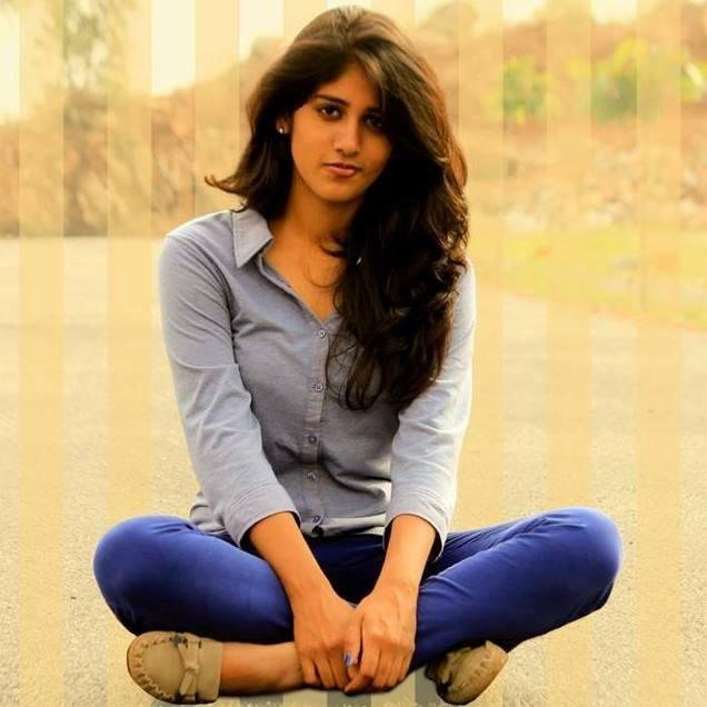 Bubbly Girl, Foodie, Dreamer, Traveler, Happy-Go-Lucky Damsel