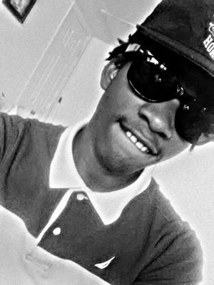 ayyye look yhu see dat mothafckiin blue follow botton click dat shit nd ill follow back #sneard rd goon # 1hunnit