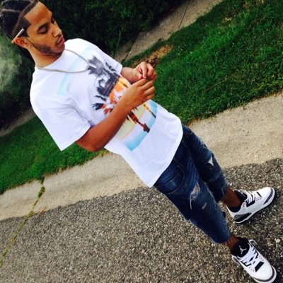 Im Living Erryday Like A Hustle , Another ◻️ To Juggle , Another Day Another Struggle . #FreeDemGuys  #RipFam