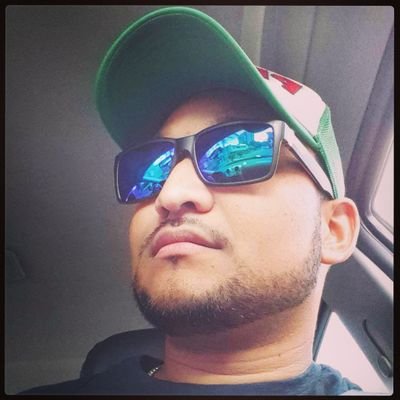 Negro, Cartagenero, papa de Salvatore, apasionadamente Medico. Viviendo el primer dia, del resto de mi vida.