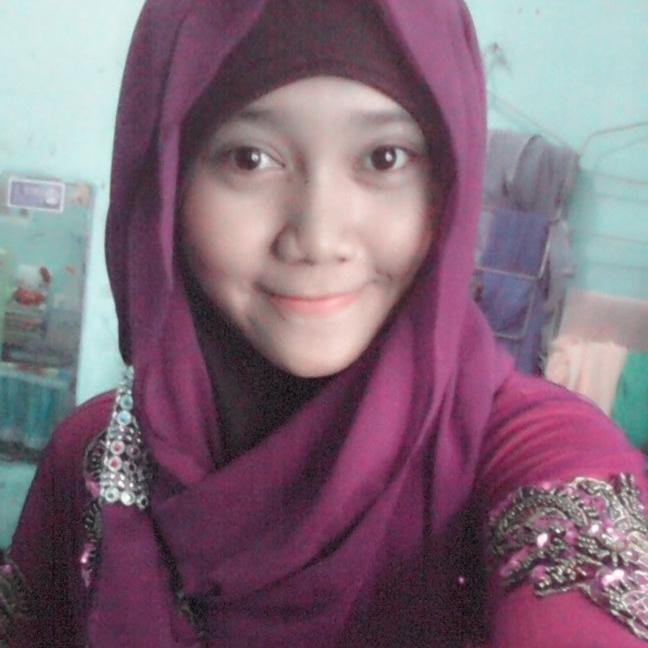 Kalau mau tau tentang saya, kenalan ajaa sma orngx :)