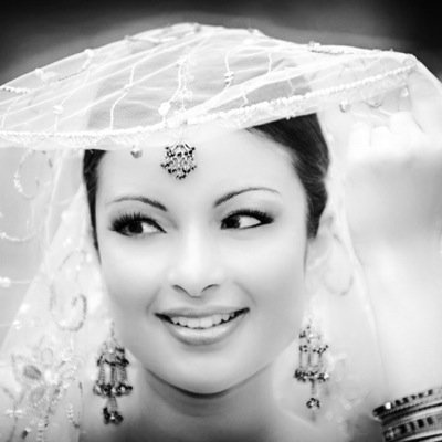 Bollywood dancer entertaining at weddings, bachelorparties, festivals and other cultural events.