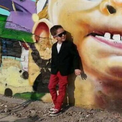 UnChicoFresa1's profile picture. En primer lugar, soy un chico fresa, con sus propias crónicas de chico afligido en un mundo de marginales.