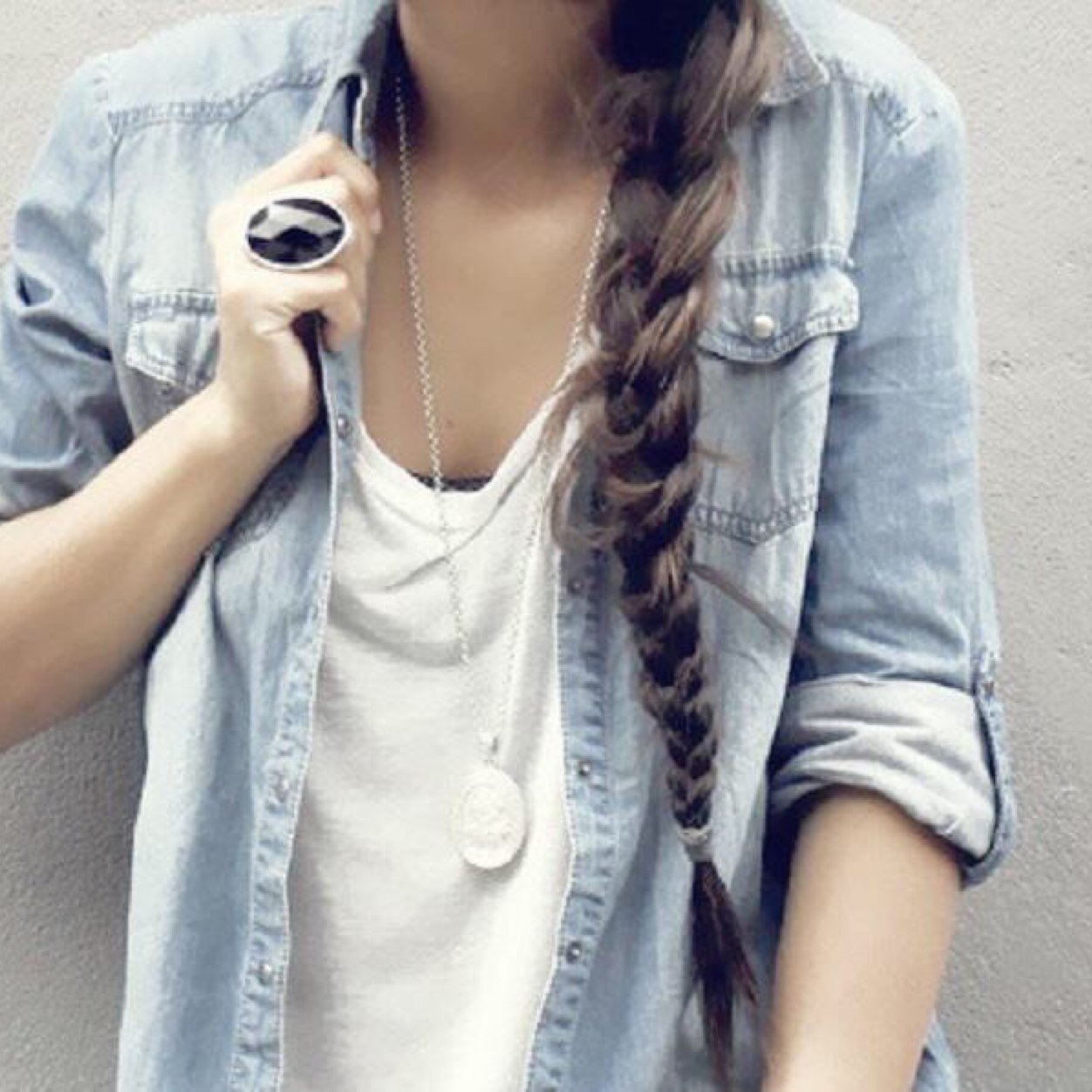 thisbitchgirl's profile picture. 