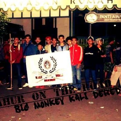 Kita berdanska,singing with @monkeybootsjkt dengan cara kita sendiri | mimi : @rizaaallubis, alwan frust, messa & @Rosyid_14