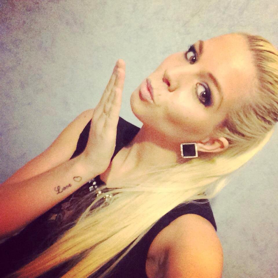 Participante sur #W9 les marseillais a Rio et les chtis vs les marseillais a Marrakech Facebook Jessica thivenin et sur Instagram jessica_thivenin