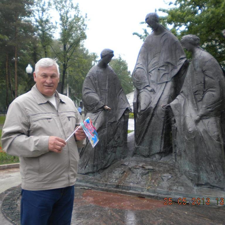 это сложно. Особенно, когда прошлое нравится больше, чем настоящее, а будущее немного пугает. Но Вам необходимо принять тот факт, что настоящее — это все!!!!
