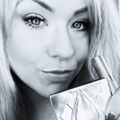 Beauty/Lifestyle Blogger, and Hairdresser from Bedfordshire...Come say Hi!