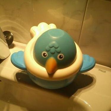 Sigueme si tu conciencia te dice que no debes hacerlo. Diré lo que me plazca aunque me odies por ello. El creador de Twitter plagió mi patito de baño