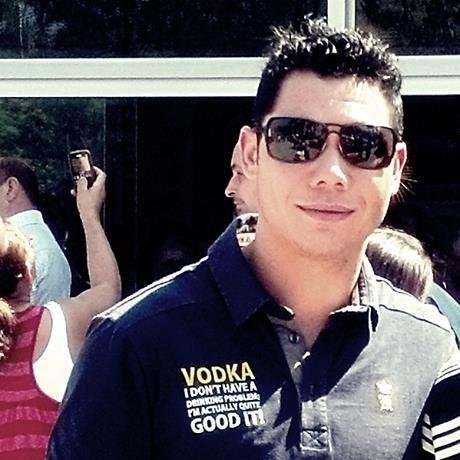AS VEZES DEIXAMOS DE VIVER NOSSASVIDA, POR SIMPLES MOTIVO DE AJUDAR OU PENSA EM OUTRAS PESSOAS.