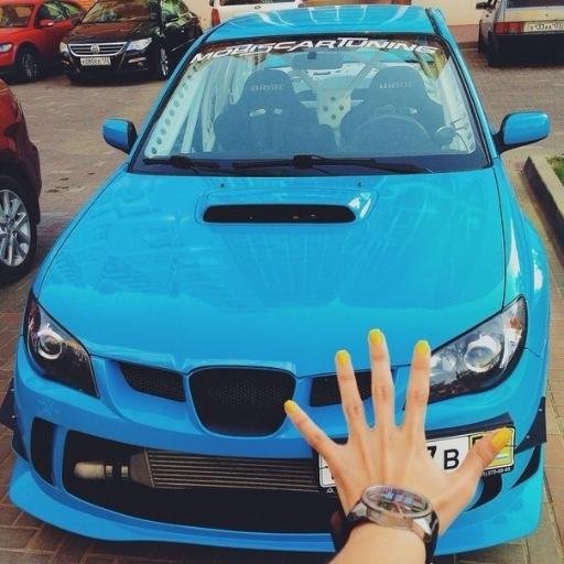 yanacrav's profile picture. 