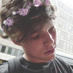 follo@vegasos11 bc you are beautiful.if you alredy do i love you so much. If she  doesn´t follow back just ask :)