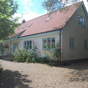 Gardeners Cottage, a large laid back dog friendly holiday cottage with Aga , tucked quietly away in the centre of Blakeney North Norfolk. Sleeps 12. Book online