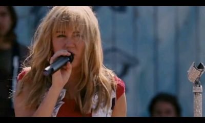 One smiler more. Miley Ronnie Lola Molly Hannah Cyrus Stewart Morris Montana