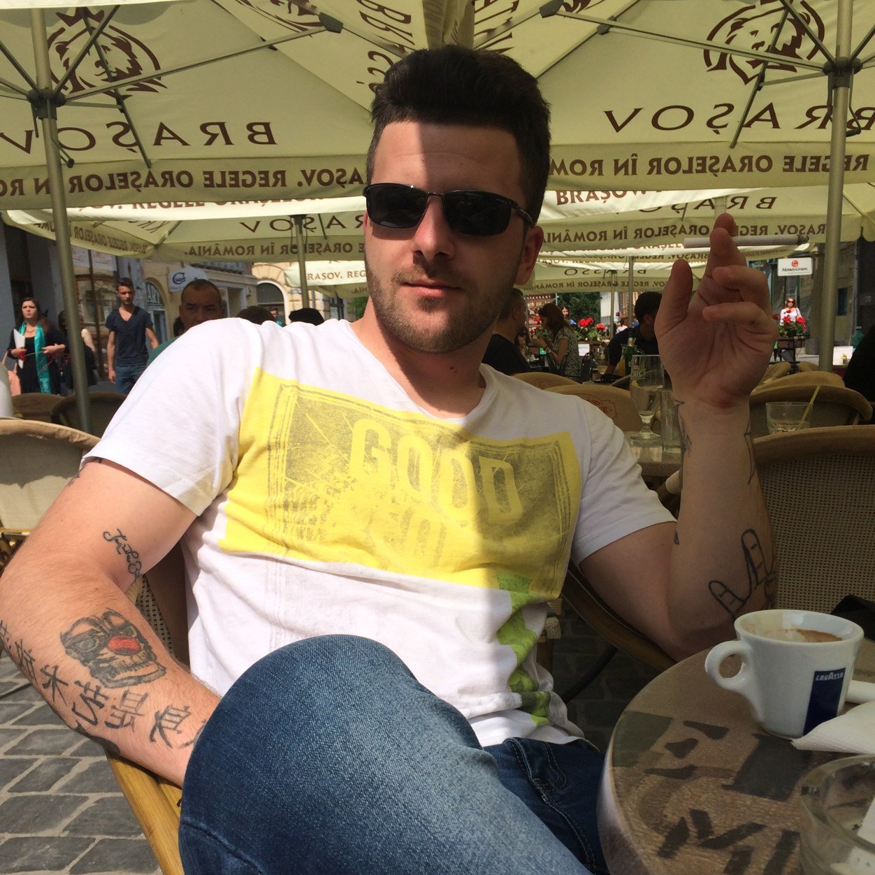 Check my fb account and add me to your friends! : http://t.co/vidQKKsN