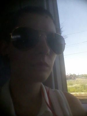 junge Mutter und eine witzige Person die auch viele Interessen hat ^^