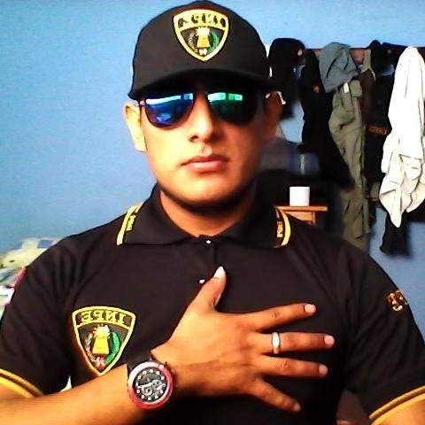 Técnico Agente Penitenciario en el INSTITUTO NACIONAL PENITENCIARIO-PERU, estudiante de la carrera profesional de psicología Humana