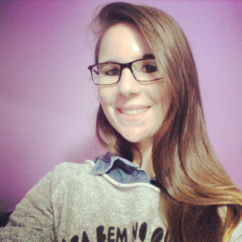 17, Blumanau, namorando, sendo amada.