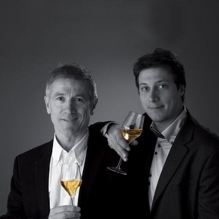 Vignerons depuis plus de 6 générations, le Champagne Rémy Massin et fils propose 9 cuvées élaborées à partir de vins de réserve.

contact@champagne-massin.com