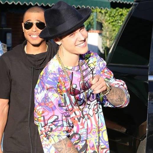 Let`s make the world better.
 Always Believe in his dream :)
 Justin Bieber is Life for me . Forever