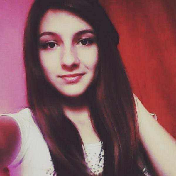 cristinacryss23's profile picture. 