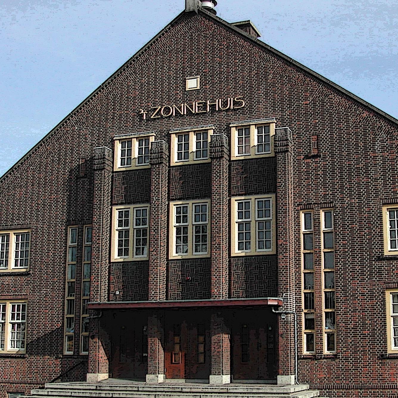 Monumentaal theater in Tuindorp Oostzaan. Gebouwd in 1932 en sinds kort weer in ere hersteld!