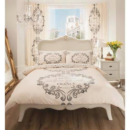 Female 40 mad as a box of frogs, love my 3yr old son, started up online business, love shabby chic and interior design