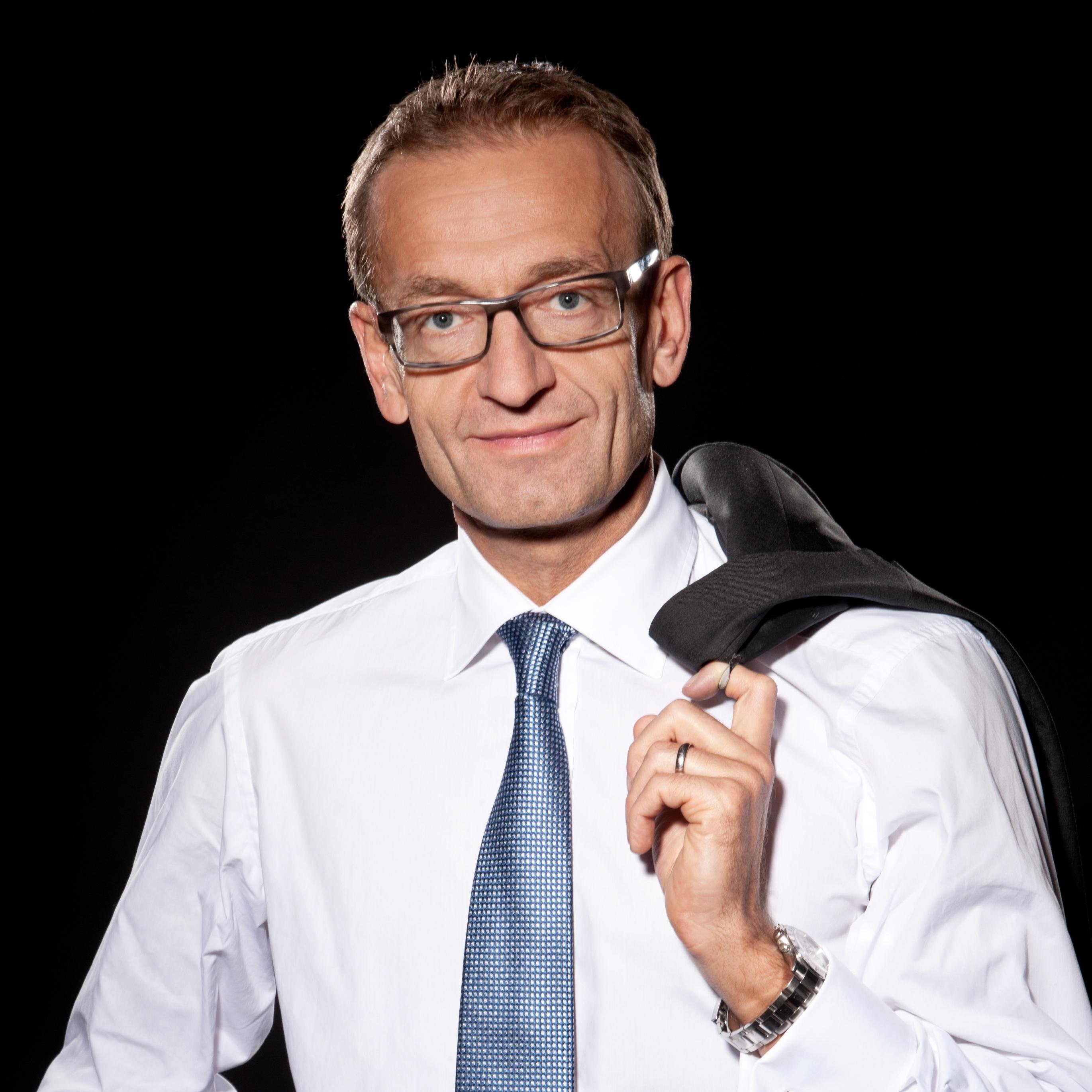 Senior Vice President Sales - Executive Management - Enterprise Software Sales - Entrepreneur - Passionated Car Collector and Sportsman - Opinions are my own