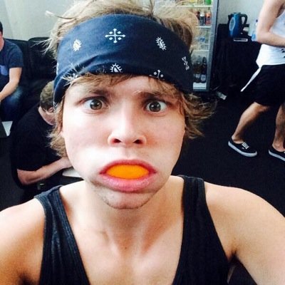 please follow @xmichaelslilacx