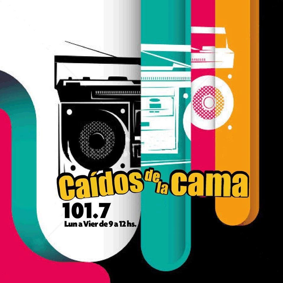 Caidos de la cama es un magazine radial que se emite de lunes a viernes de 9 a 12hs por Fm Online Paraná 101.7.