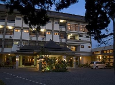 Come & Stay Enhai Hotel Bandung our *** star
Quickly get a reservation with special rate & Limited offer 022-2011797!!
Visit us in Setiabudhi, 186, Bandung