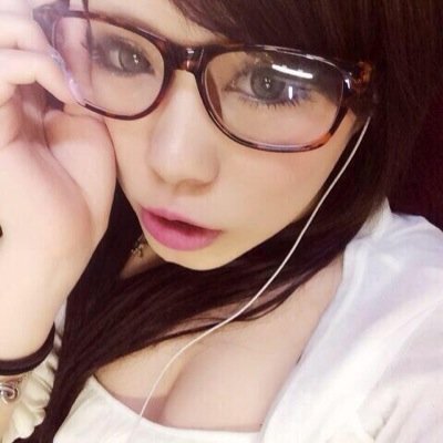 少しグラビアもやってる 隠れエッチな女子大生です♡一人暮らしなんで寂しい夜が多いので皆さんかまってください♡セフレ募集DMください♡