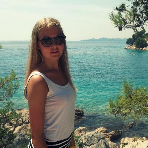 I'm Sylvia.
I always follow back. :3