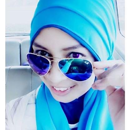 Full time mommy || a blogger || hijab fashion lovers || penikmat photography || dyuira@gmail.com