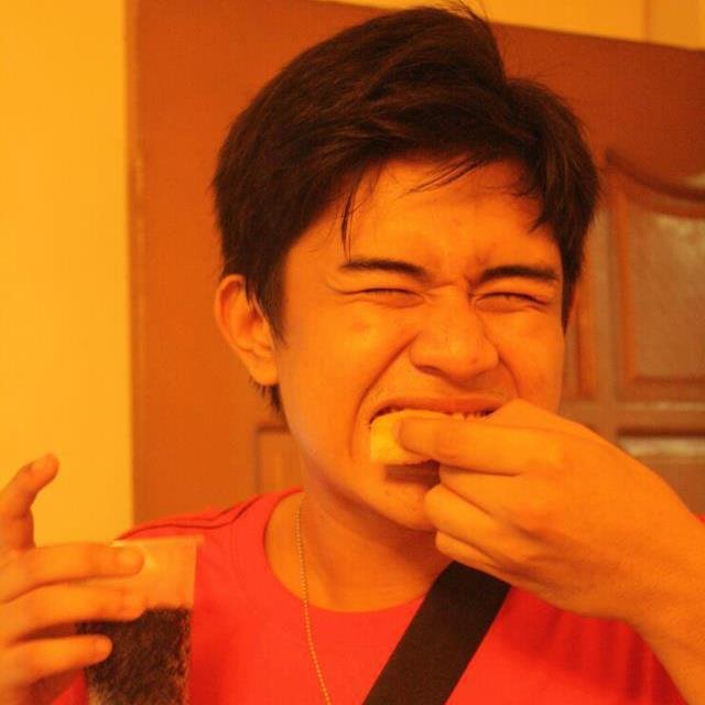 RomZzZzzzZ011's profile picture. 