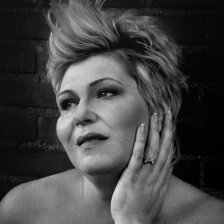 Silly2beme's profile picture. Barones van Beauluna, fulltime mamsie en echtgenoot, ZZPer ambulant kapper, huiskamerbegeleider, blogger, prettig gestoord en lief ;-)