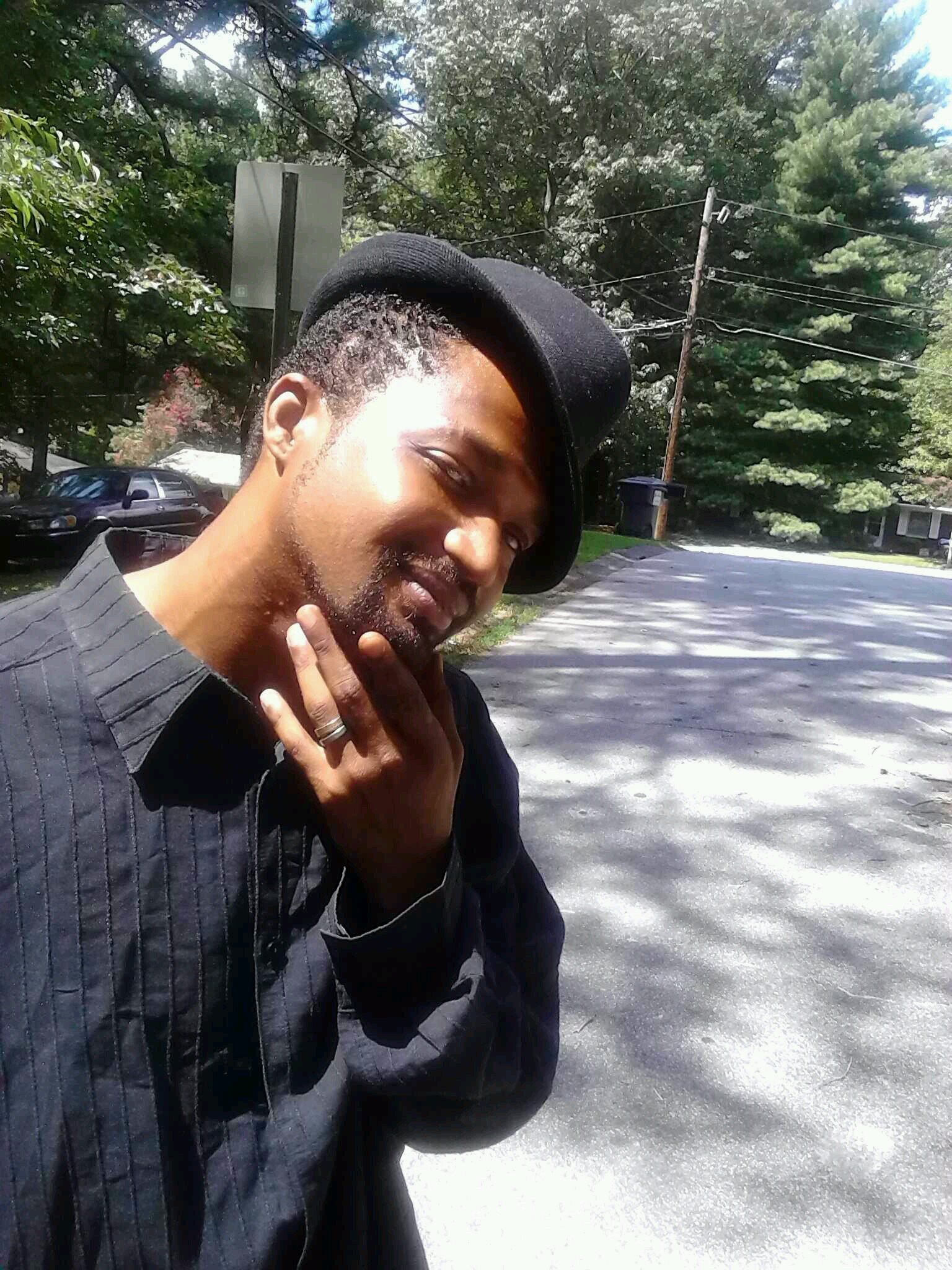 an aspiring singer, husband, father and pencil illustrator