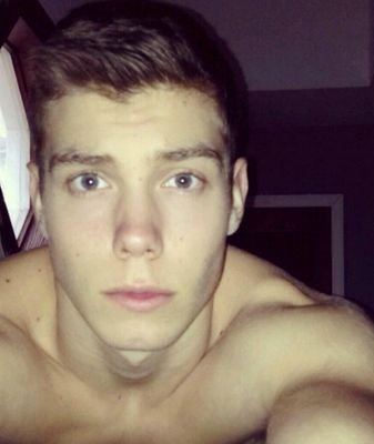 Oklahoma born and raised! 
snapchat: jakehamilton_18
Ask.fm: jakehamilton18
