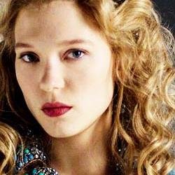 The bastard daughter of a bourgeois, @M_BahorelLM's laughing mistress. More like her father than she realises. {RP}