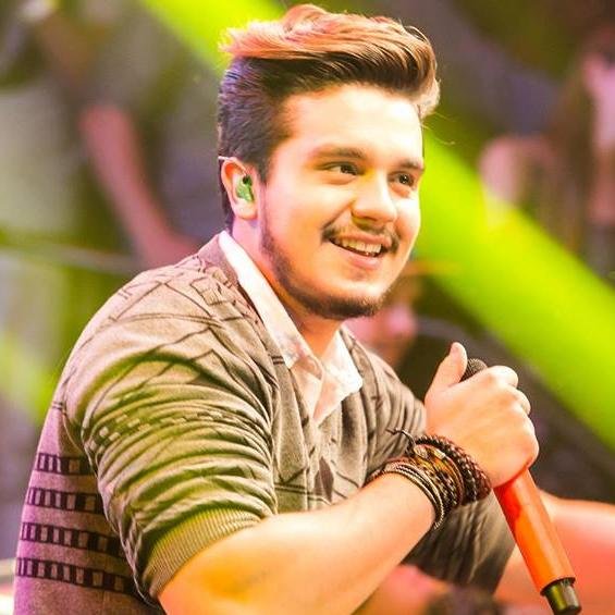 Desde: 05/08/2009 Adm: Tayne Bertan @tinaamenina Fui hackeada e to recomeçando aqui! Oficializada e seguida pelo @luansantana ❤️