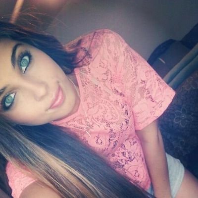 Post Bad Eyes Les Yeux De Cette Petite Fille Postbadeyes Http T Co Amm7264jnq