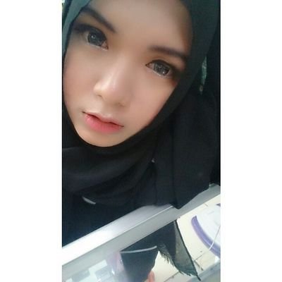 a @SaniAlFarisy 's wife 
Allah lebih mengetahui tentang aku. (Al-Isra': 54)❤