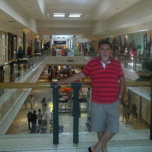 bohemio0548's profile picture. contratista de obra, especialisado en los ee.uu amante de de la musica bohemio.