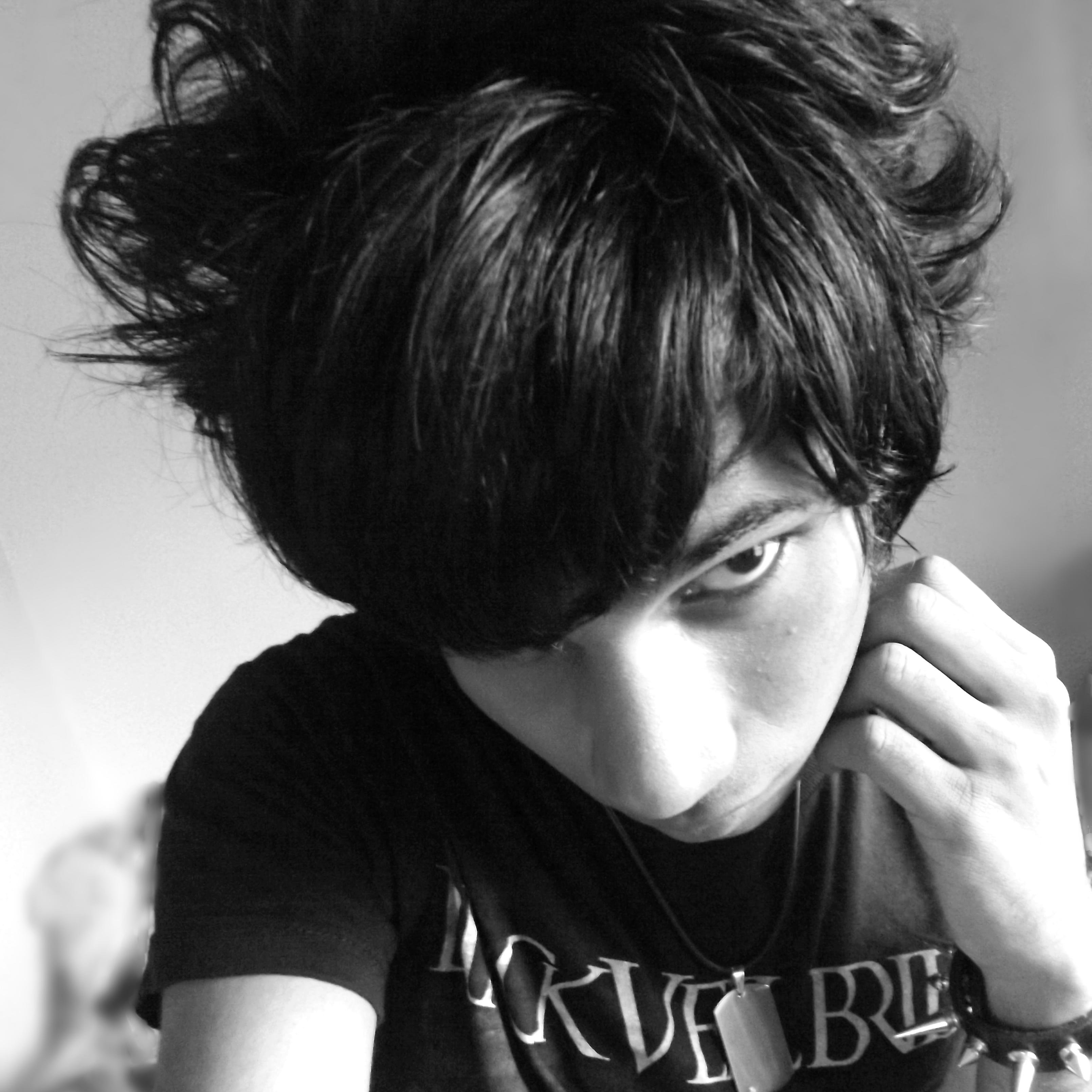 I love rock and metal songs. I'm a great singer too. I love visual kei also.