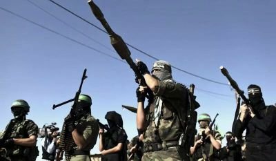 ...إذا لم تحير الناآآس بذكائگ ..فحيرهم بغباآآئگ...
