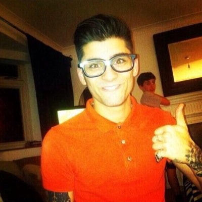 ask for a follow back on @raybanzouis